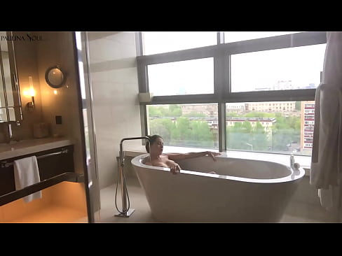 ❤️ Tremenda pupa che si masturba appassionatamente la figa in bagno ❤❌ Pornoal it.porno24-7.ru ❌❤