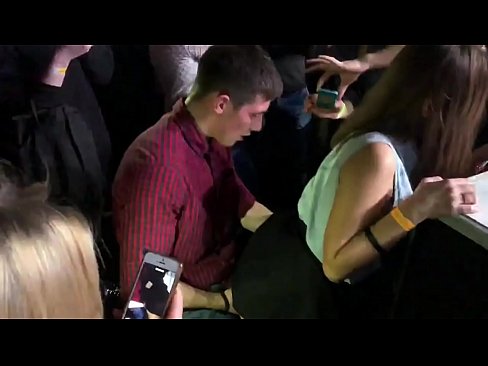 ❤️ Sesso reale in un nightclub russo. Ragazza russa di 18 anni nell'ano e nella vagina scopata in un nightclub ❤❌ Pornoal it.porno24-7.ru ❌❤